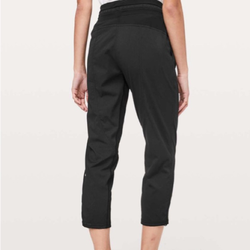 Lululemon Dance Studio Crop EUC